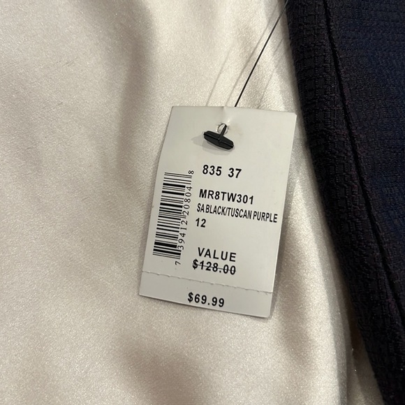 Tahari Pencil Skirt - Picture 6 of 9